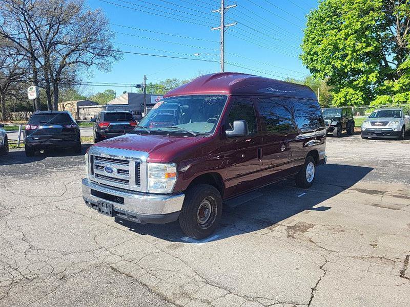 Used 2008 Ford E-150 and Econoline 150 Wagon RWD image 1
