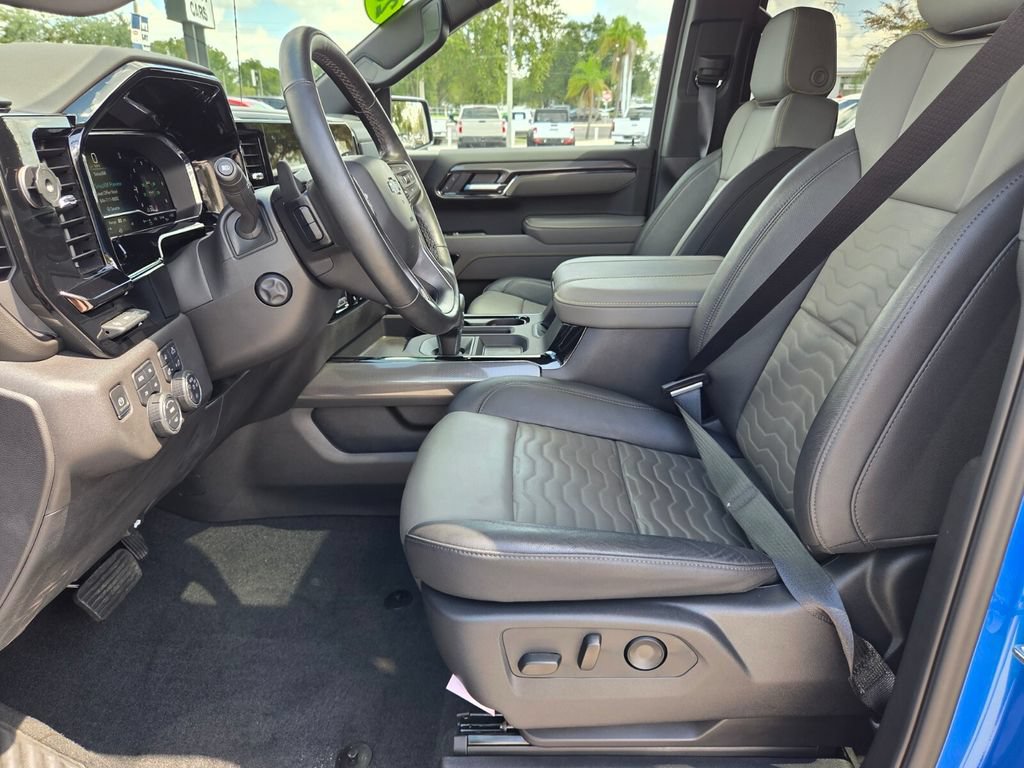 Used 2025 Chevrolet Silverado 1500 ZR2 w/ Technology Package AWD/4WD image 6