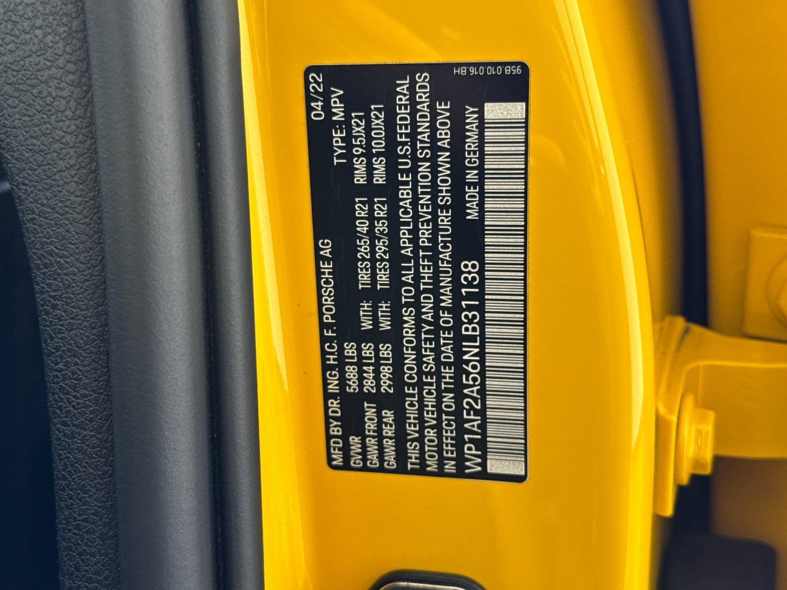 Certified 2022 Porsche Macan GTS image 35