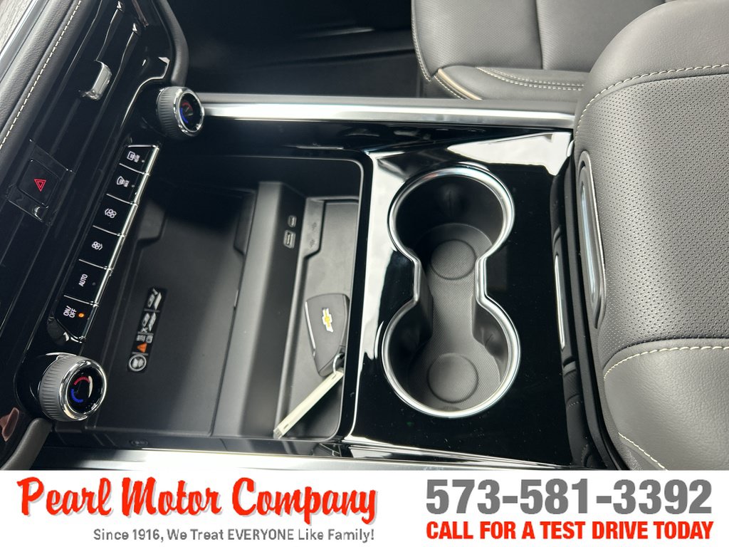 New 2026 Chevrolet Suburban Premier w/ Sun And Tow Package AWD/4WD image 19