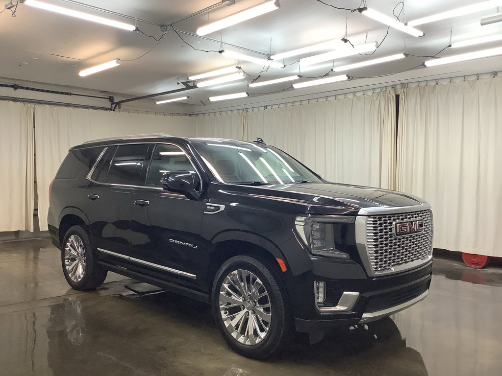 Used 2021 GMC Yukon Denali w/ Denali Premium Package AWD/4WD image 4