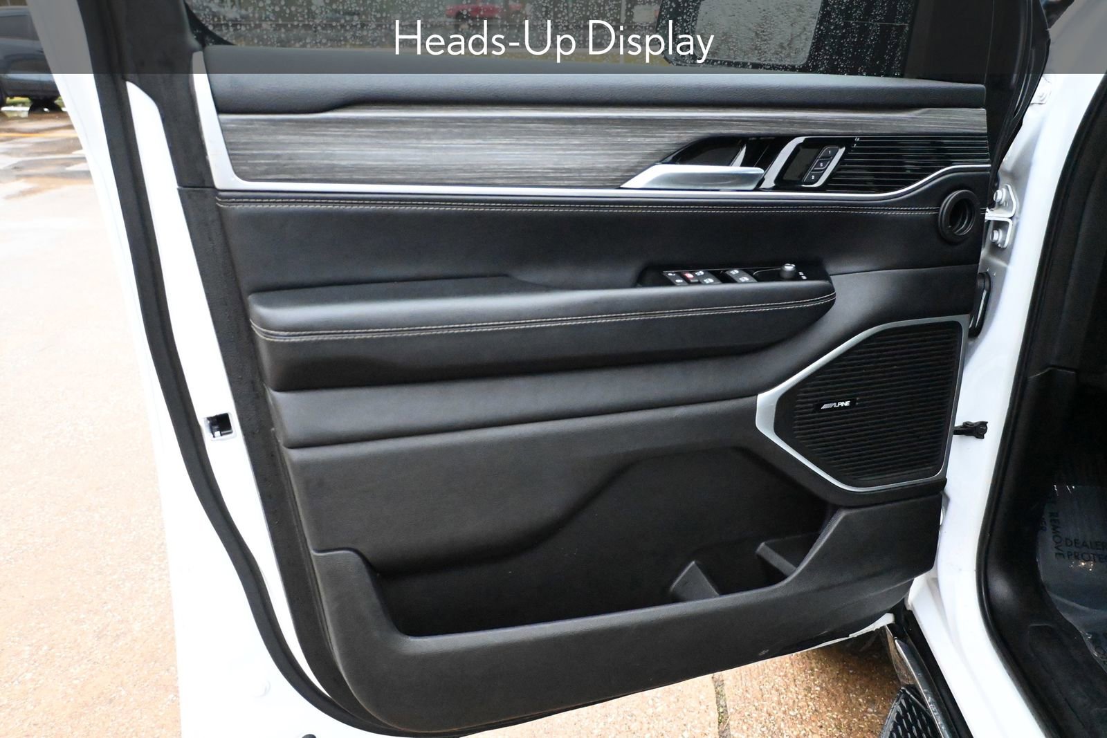 Used 2024 Jeep Wagoneer Series III image 8