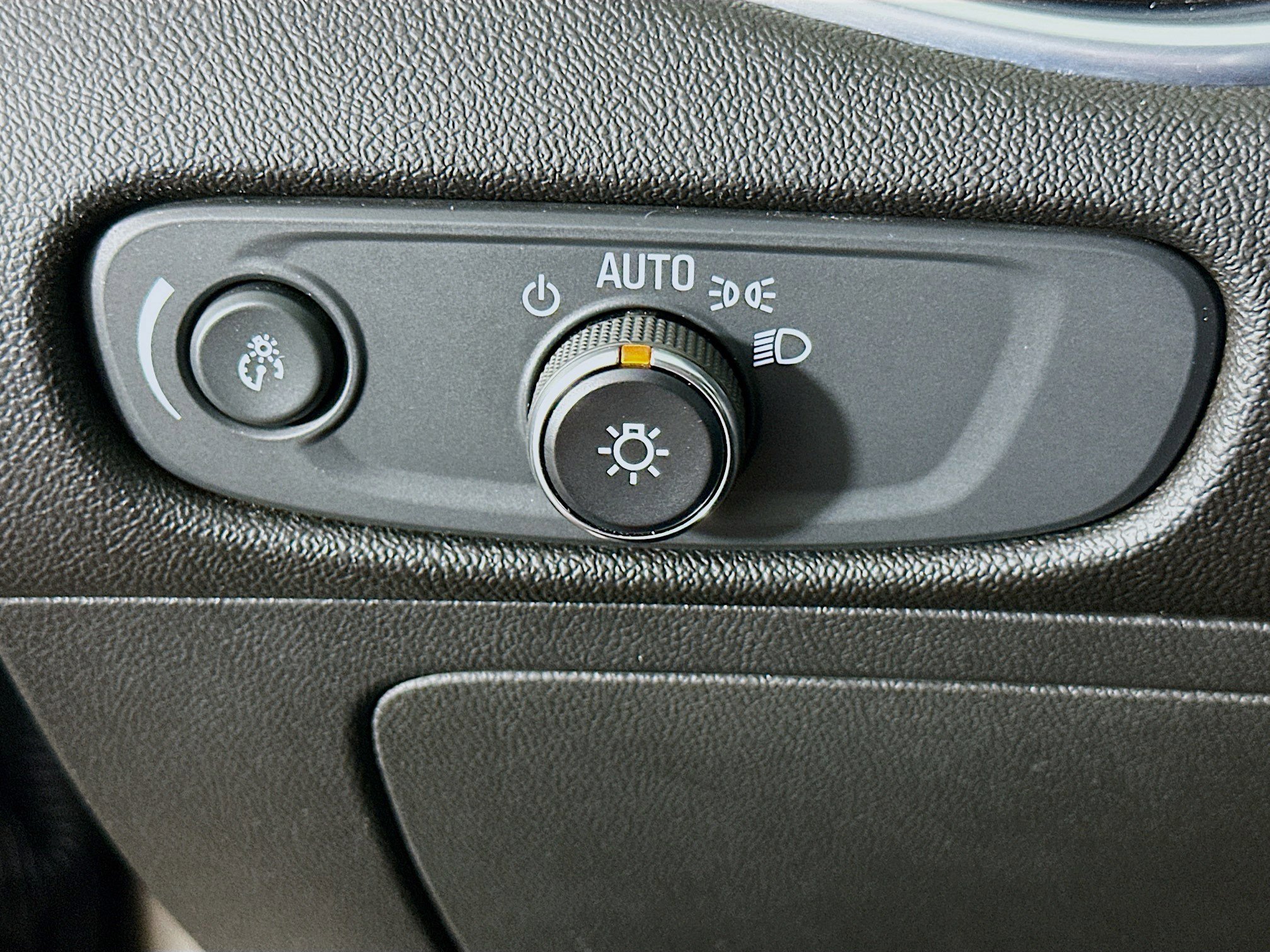 Used 2024 Chevrolet Malibu LT image 16