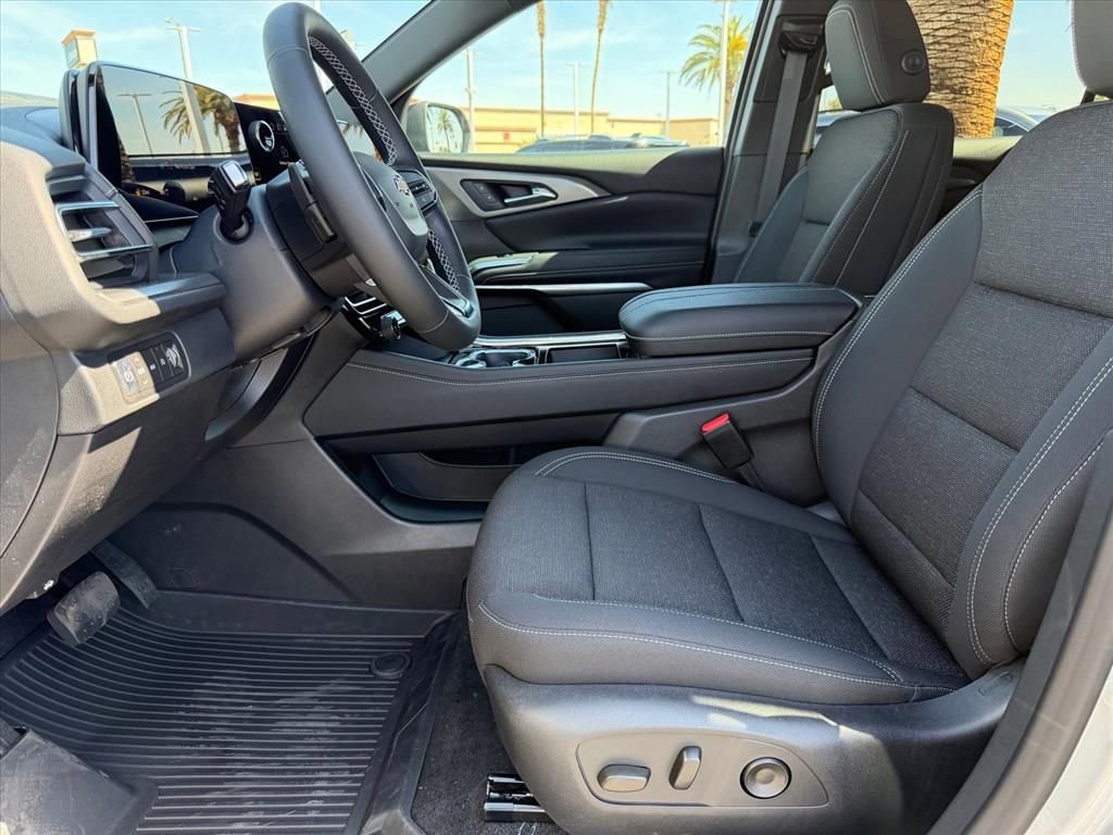 New 2026 Chevrolet Traverse LT w/ Sun and Wheel Package image 5