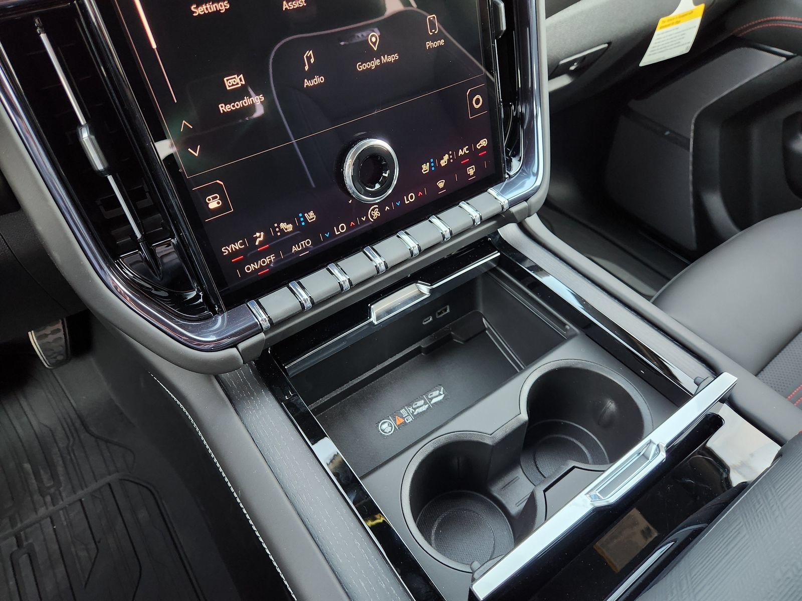 New 2026 GMC Yukon AT4 Ultimate w/ LPO, Floor Liner Package AWD/4WD image 23