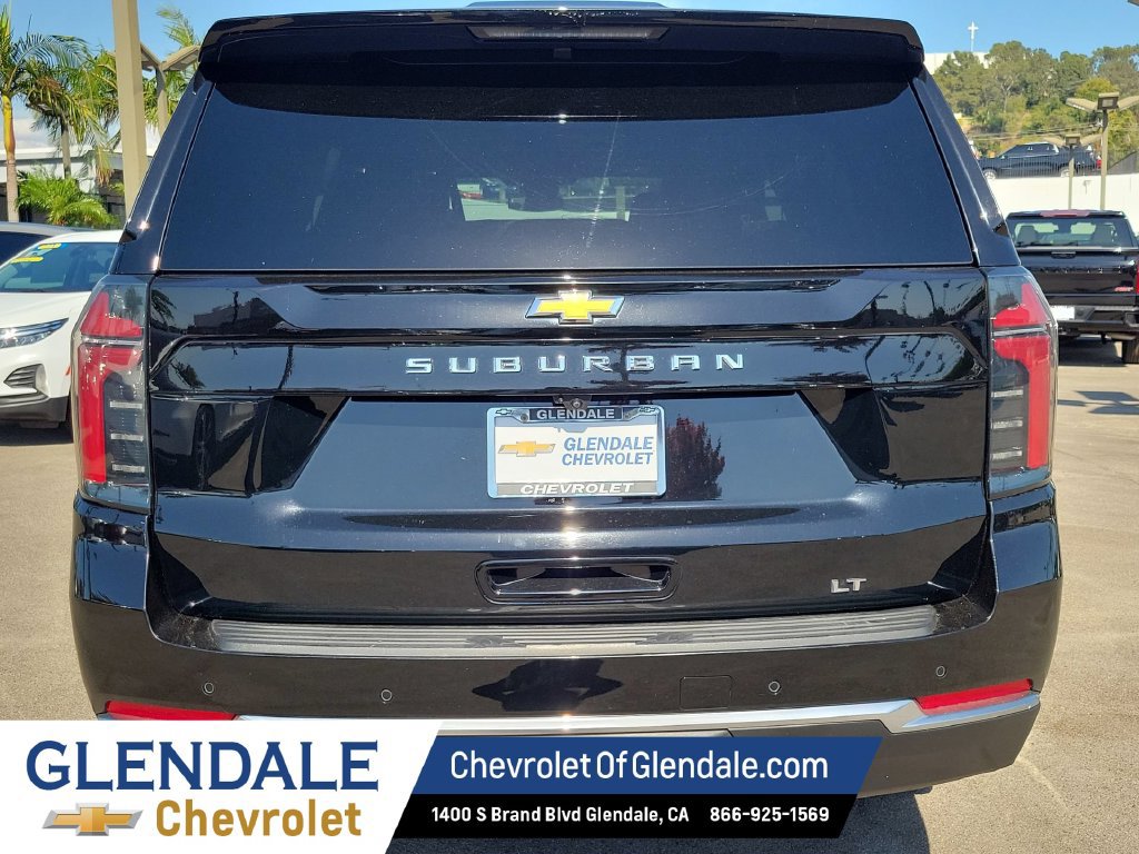 Certified 2025 Chevrolet Suburban LT AWD/4WD image 12