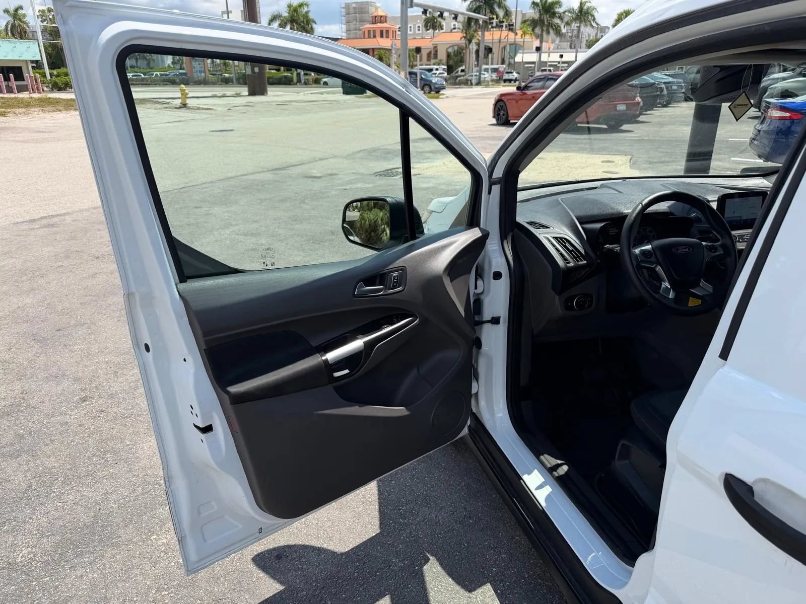 Used 2023 Ford Transit Connect XLT FWD image 10