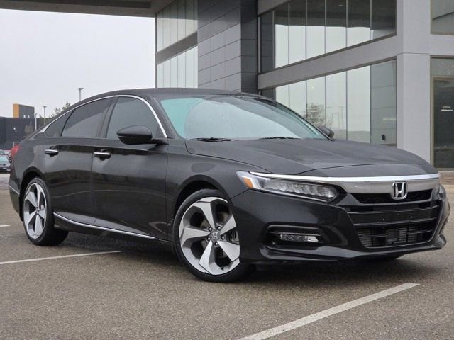 Used 2018 Honda Accord Touring image 2
