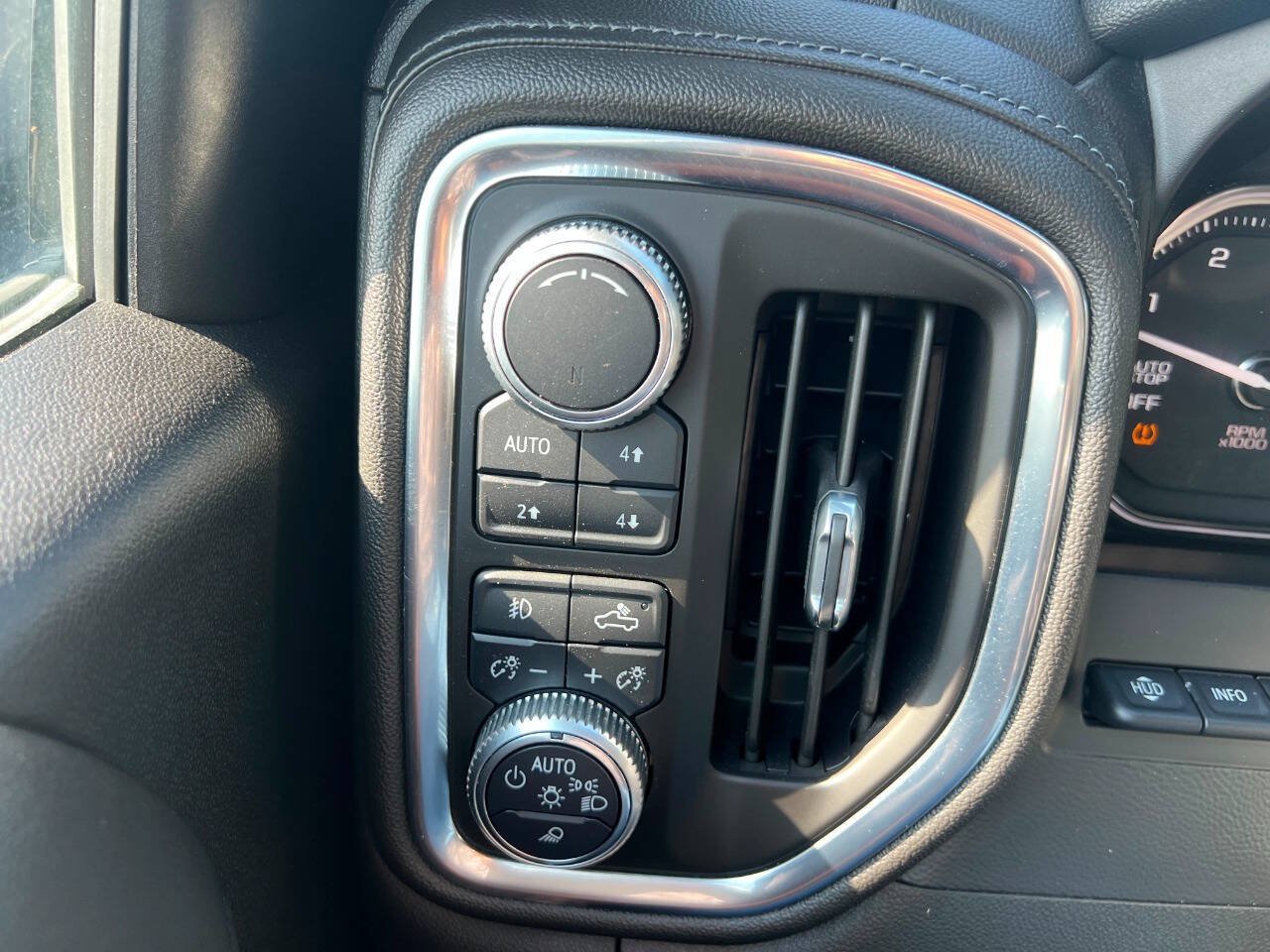 Used 2019 GMC Sierra 1500 Denali w/ Denali Ultimate Package AWD/4WD image 15