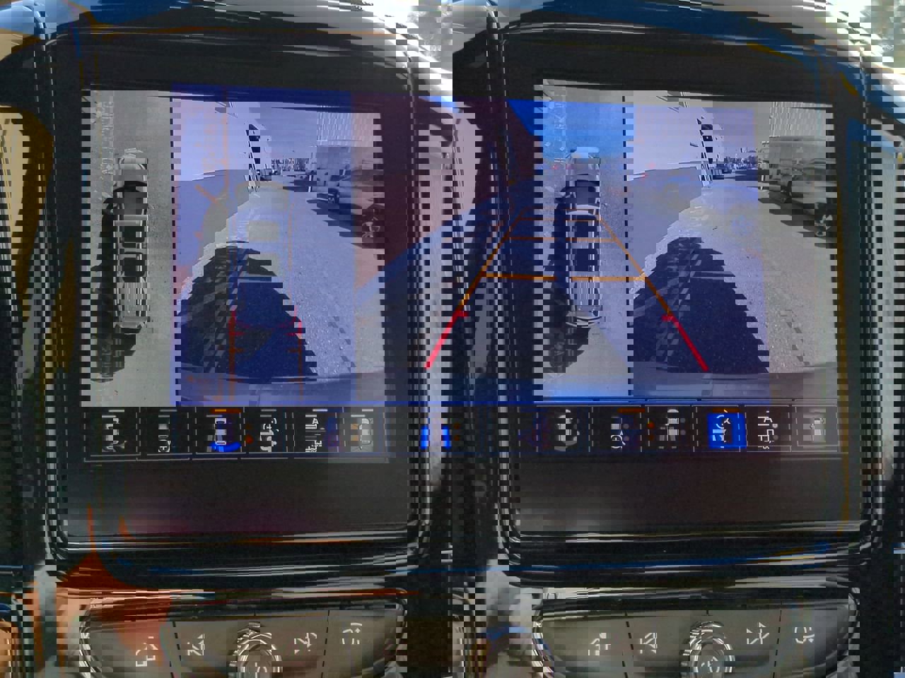 Used 2023 Chevrolet Traverse Premier image 20