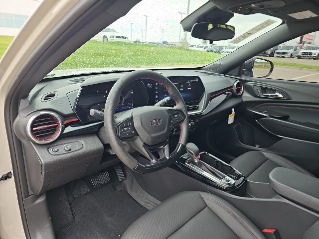 Used 2026 Chevrolet Trax RS FWD image 10