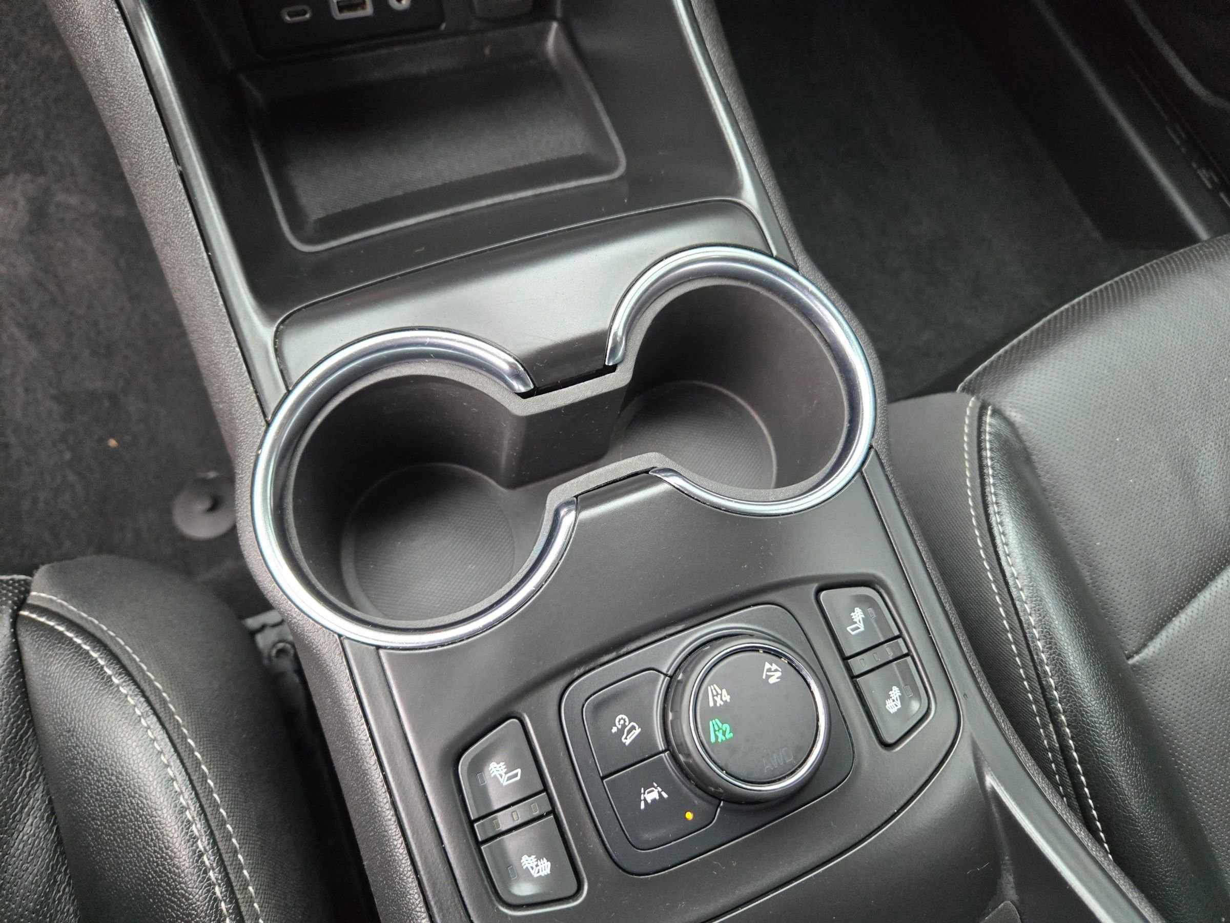 Used 2024 GMC Terrain SLT image 46