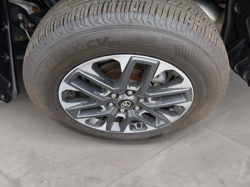 Used 2025 Toyota Tundra Limited AWD/4WD image 14