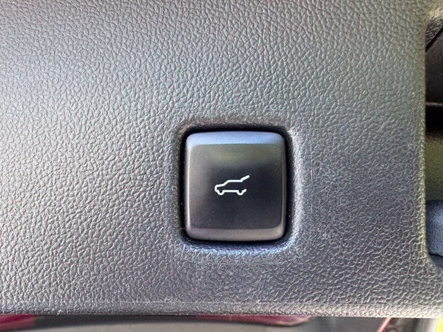 Used 2021 Ford Escape SEL w/ Technology Package FWD image 11