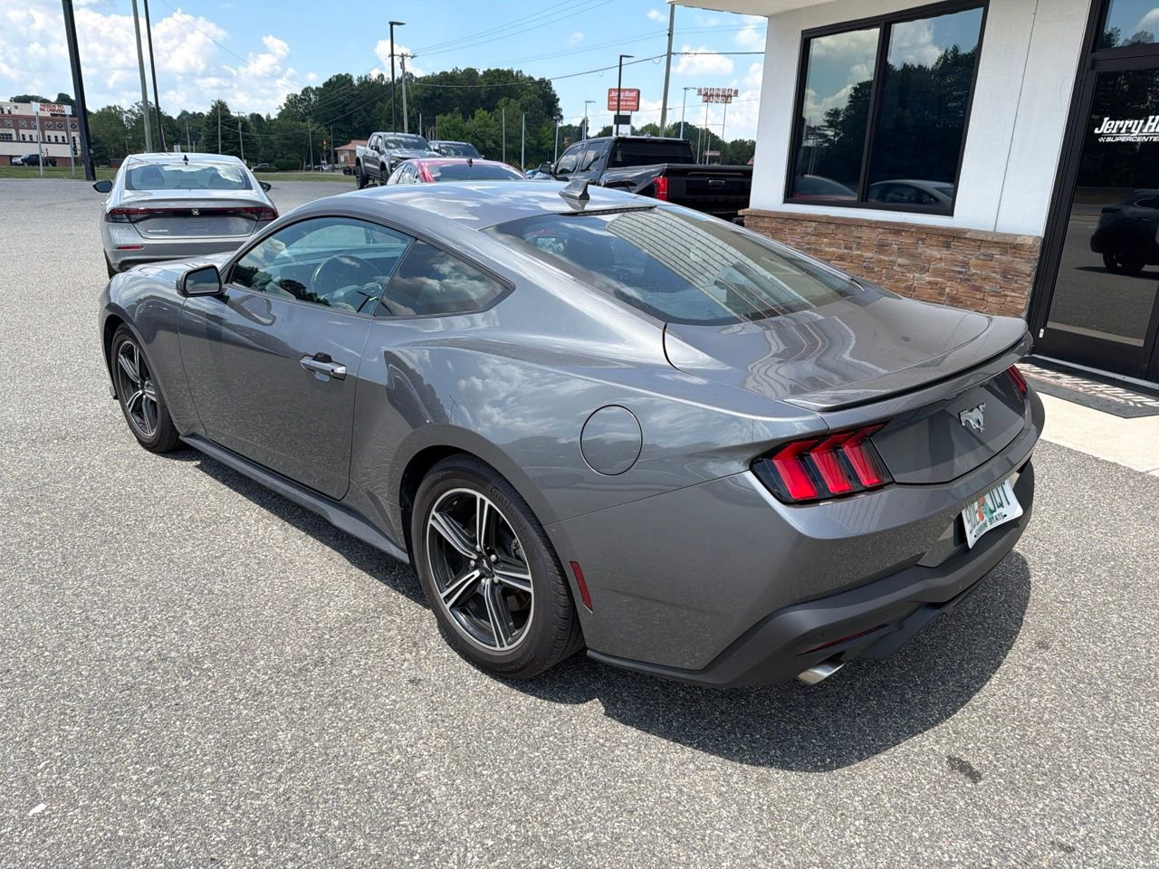 Used 2025 Ford Mustang Premium RWD image 6