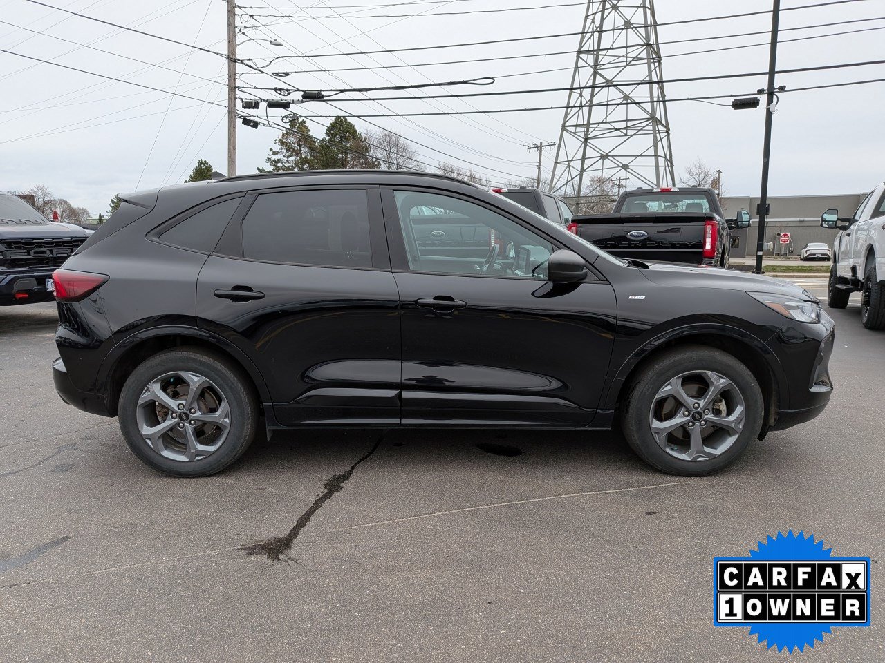 Used 2023 Ford Escape ST-Line w/ Tech Pack #1 AWD/4WD image 3