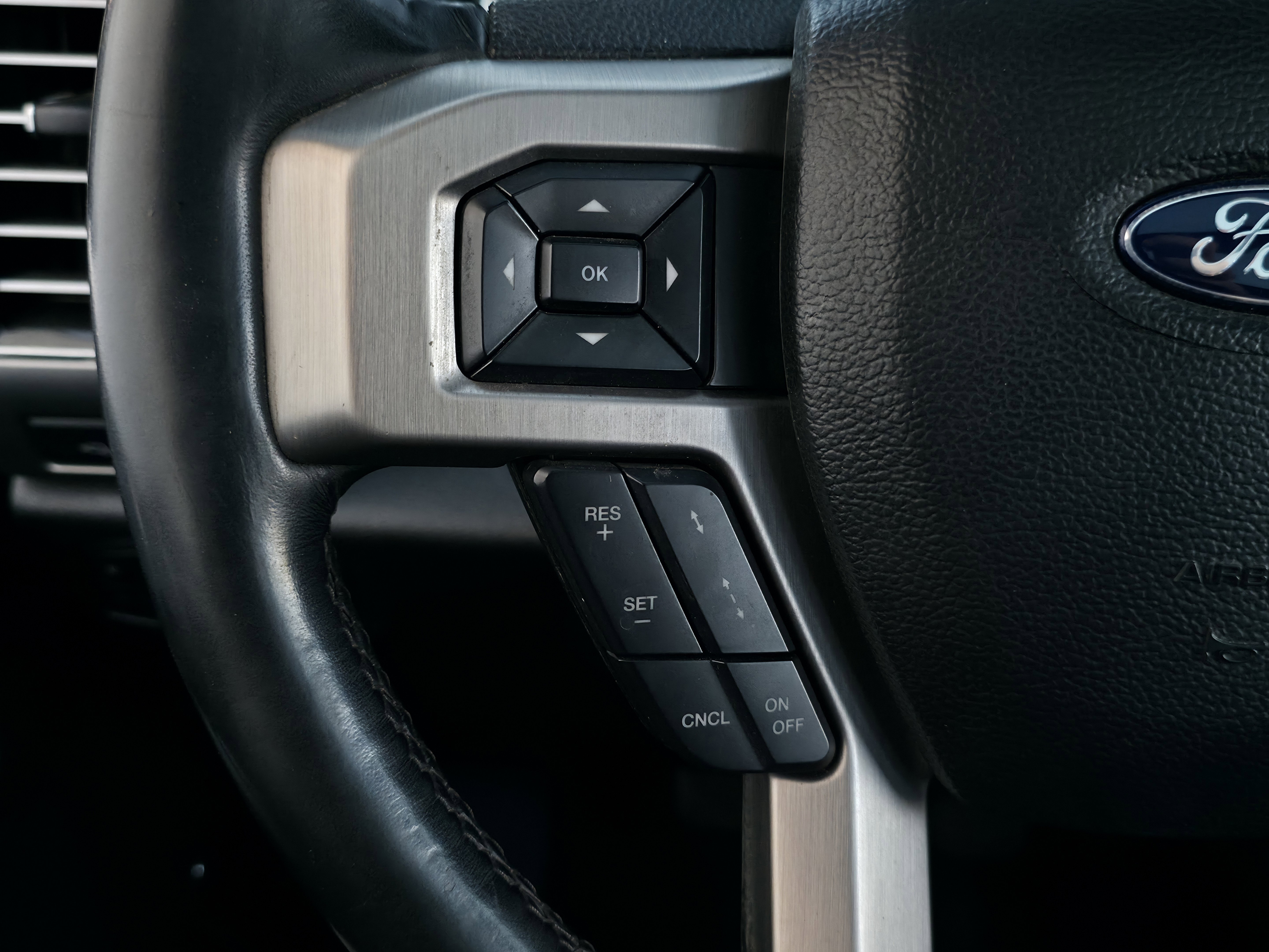 Used 2020 Ford F150 Platinum w/ Equipment Group 701A Luxury image 17