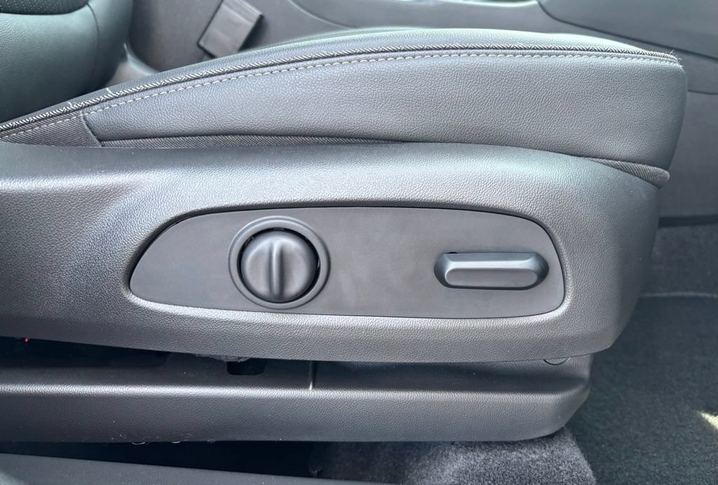 Used 2022 Buick Encore GX Essence FWD image 23