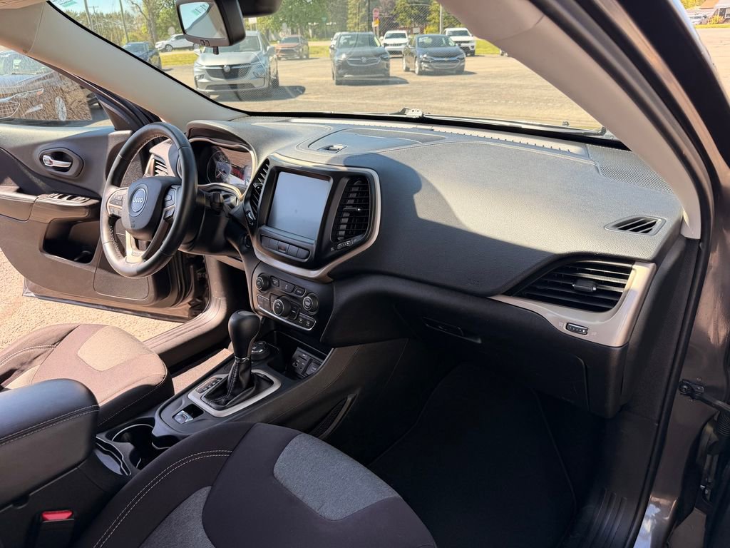 Used 2014 Jeep Cherokee Latitude AWD/4WD image 26