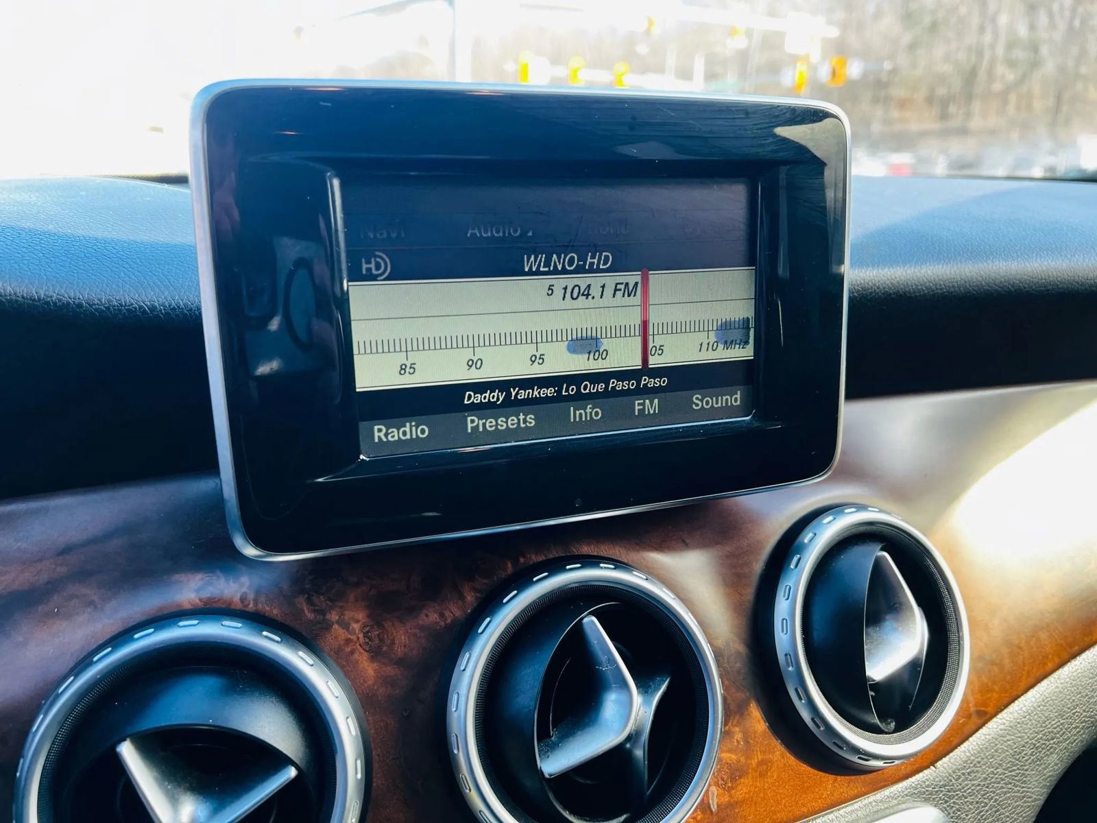 Used 2015 Mercedes-Benz GLA 250 GLA 250 Sport Utility 4D w/ Premium Package image 32