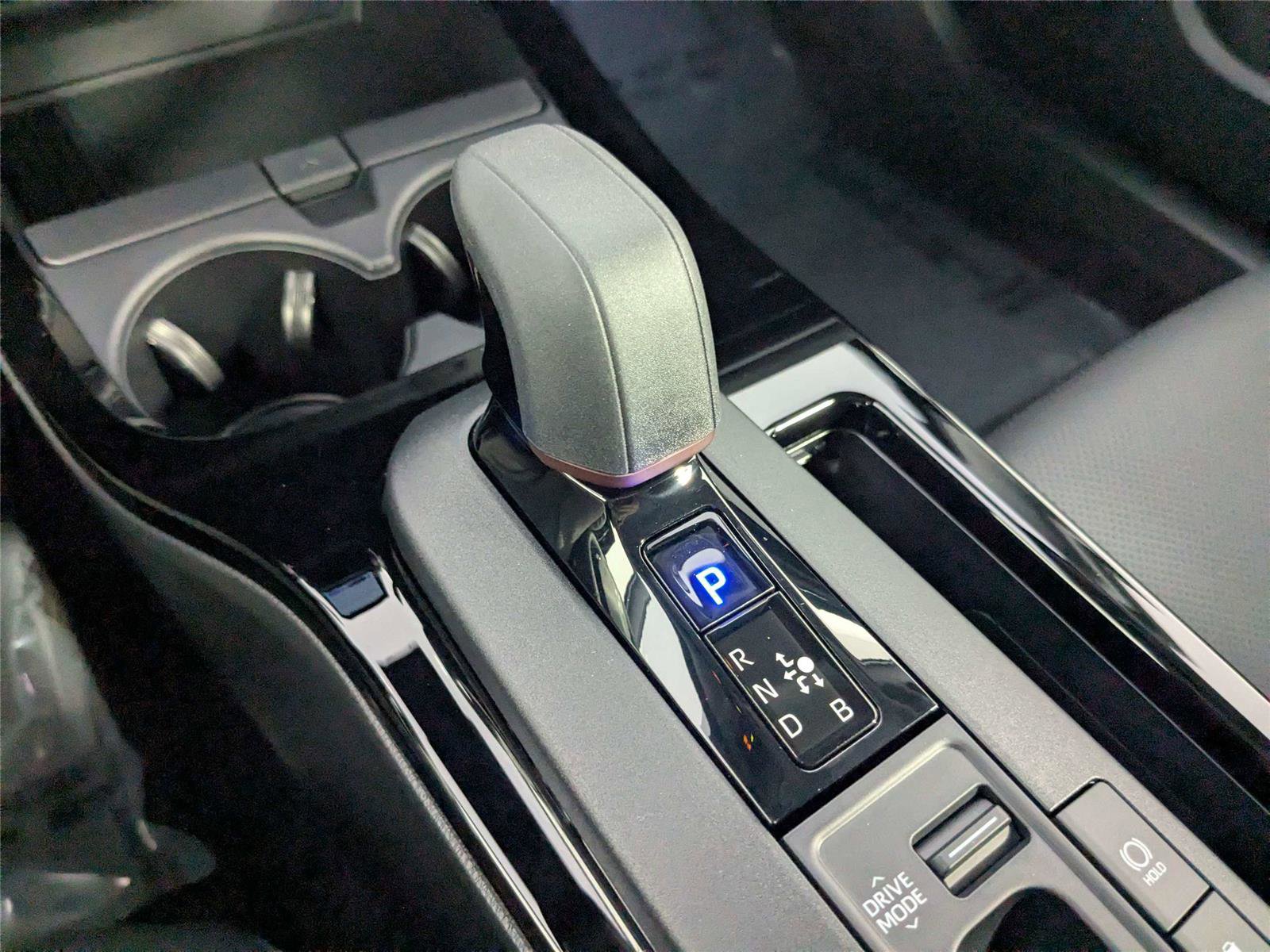 Used 2025 Toyota Prius Plug-In Hybrid image 25