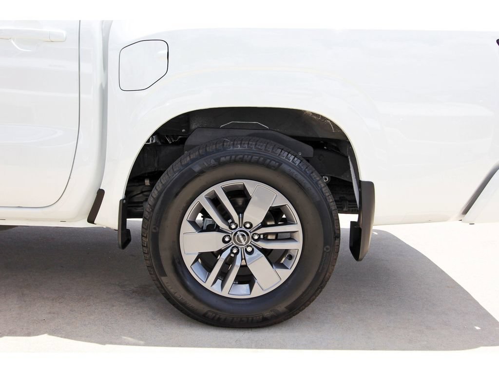 Used 2025 Nissan Frontier SV w/ SV Convenience Package RWD image 30