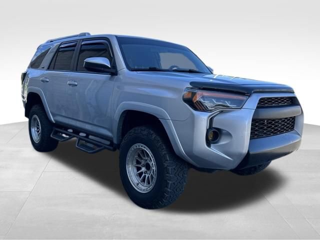 Used 2016 Toyota 4Runner SR5 RWD image 7