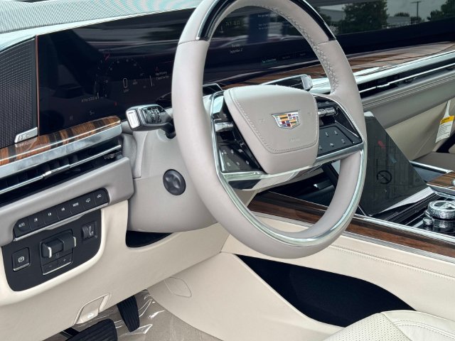 New 2026 Cadillac Escalade Platinum Sport w/ LPO, ONYX Package AWD/4WD image 22