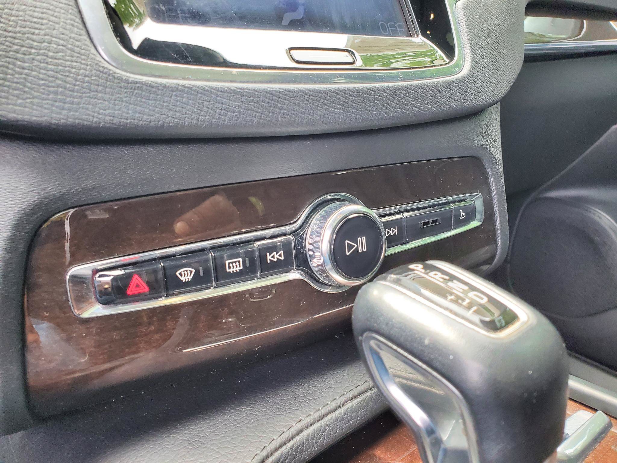 Used 2019 Volvo XC90 T5 Momentum w/ Advanced Package FWD image 43