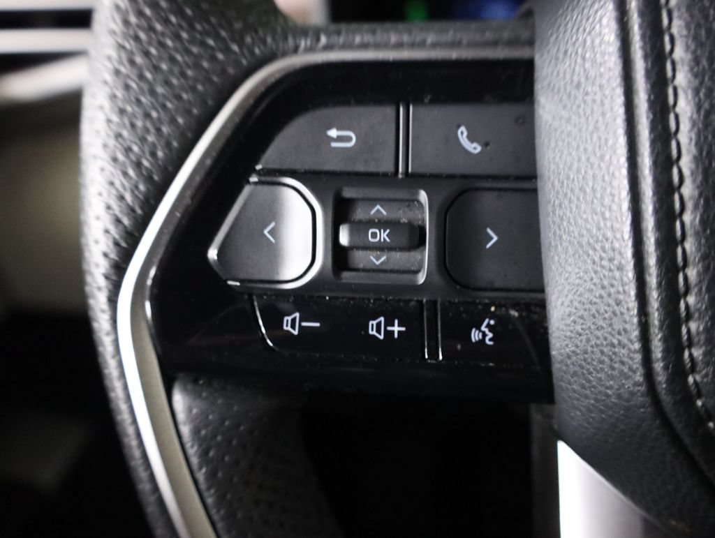 Used 2024 Toyota Sequoia Capstone AWD/4WD image 22