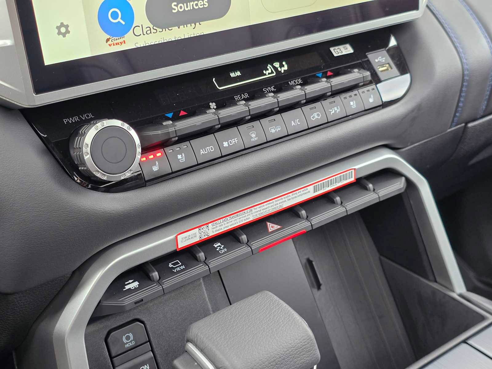 Certified 2025 Toyota Sequoia Platinum image 30