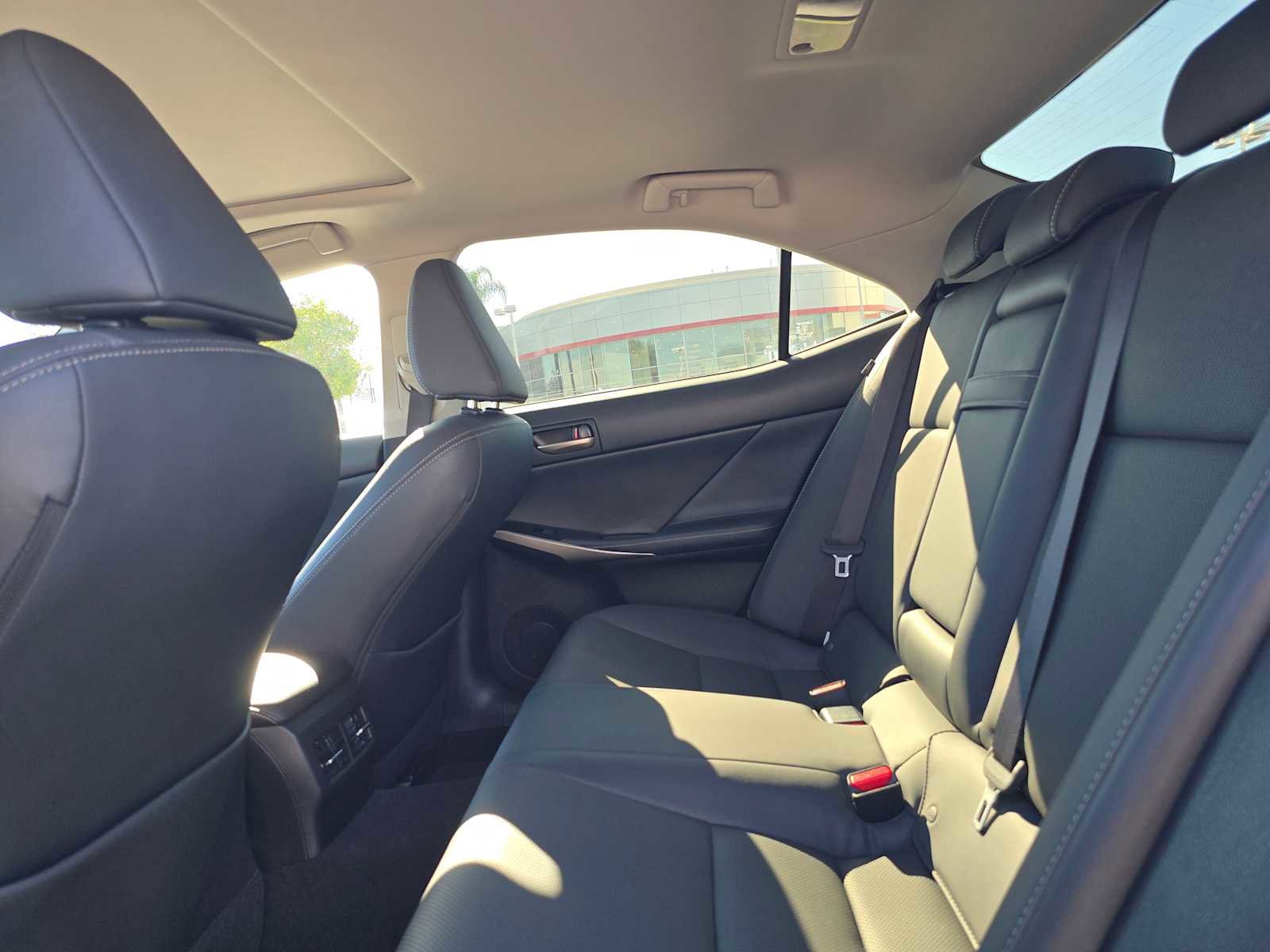 Used 2018 Lexus IS 300 image 17