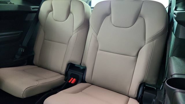 Used 2026 Volvo XC90 B6 Plus w/ Protection Package AWD/4WD image 33