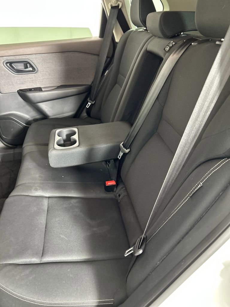 Used 2023 Nissan Rogue S image 16