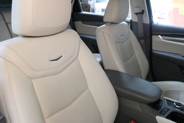 Used 2021 Cadillac XT5 Premium Luxury AWD/4WD image 11