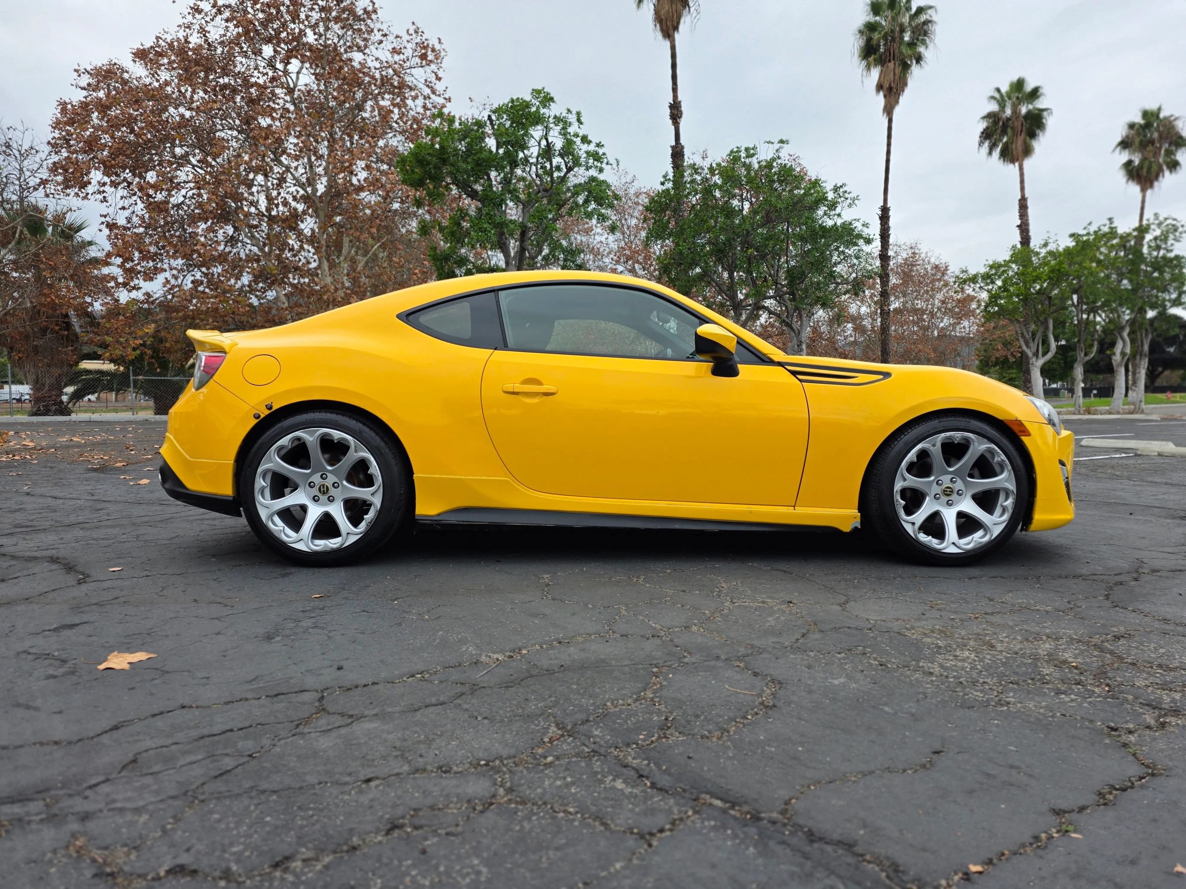 Used 2015 Scion FR-S Release Series 1.0 RWD image 3