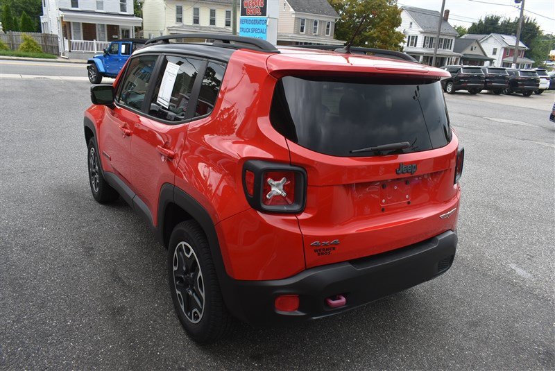 Used 2017 Jeep Renegade Trailhawk AWD/4WD image 7