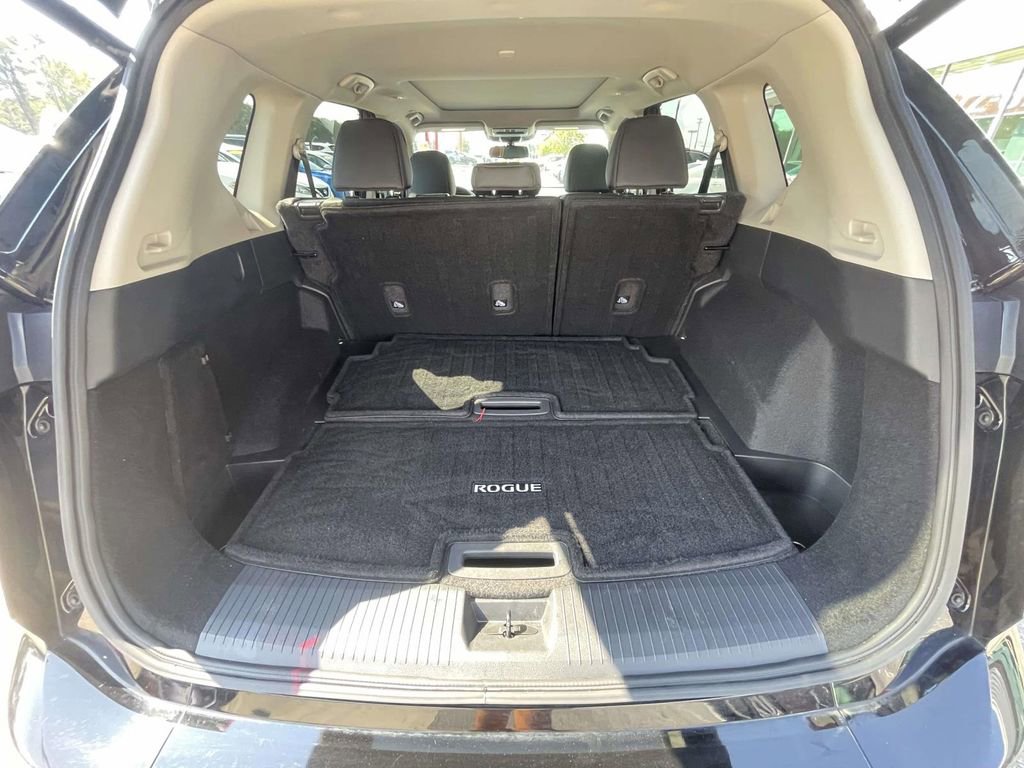 Used 2024 Nissan Rogue SL w/ SL Premium Package image 9