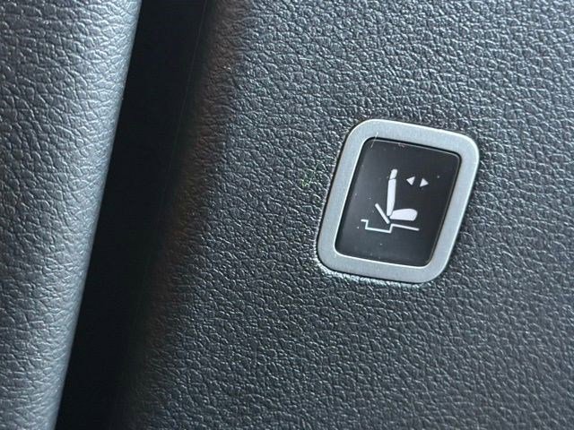 New 2026 Chrysler Pacifica Limited w/ S Appearance Package image 51