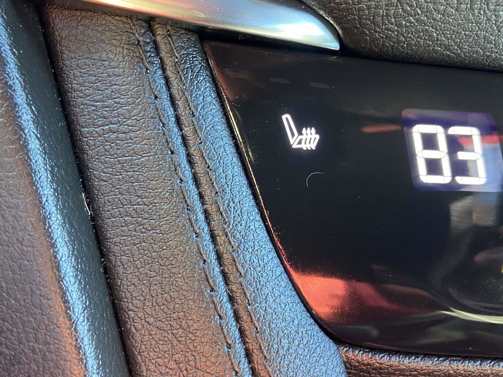 Used 2025 Cadillac XT5 Premium Luxury image 15