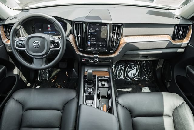 Certified 2023 Volvo XC60 B5 Plus w/ Climate Package AWD/4WD image 21