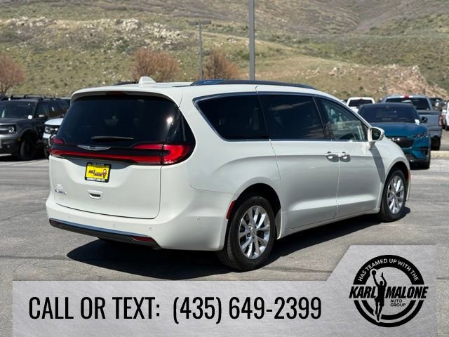 Used 2021 Chrysler Pacifica Touring-L w/ Premium & Safety Sphere Group FWD image 5