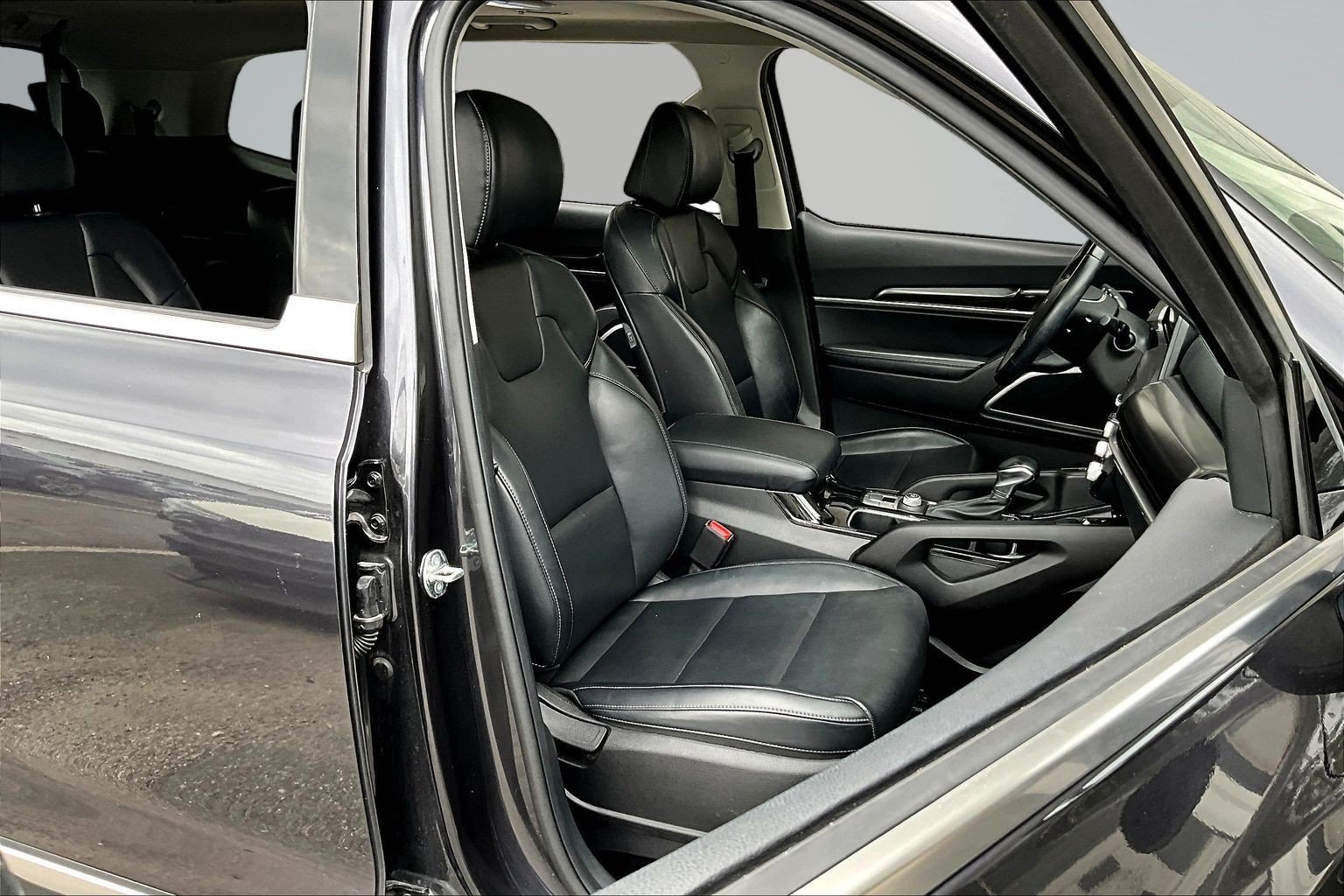 Used 2025 Kia Telluride S FWD image 26