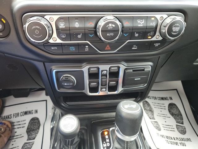 Used 2021 Jeep Wrangler Unlimited Sahara w/ Cold Weather Group AWD/4WD image 18