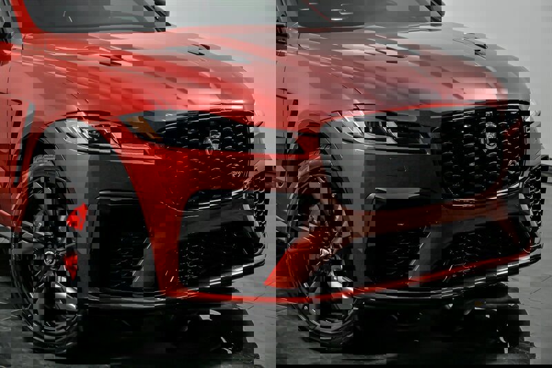 Used 2025 Jaguar F-PACE SVR 575 Edition image 2