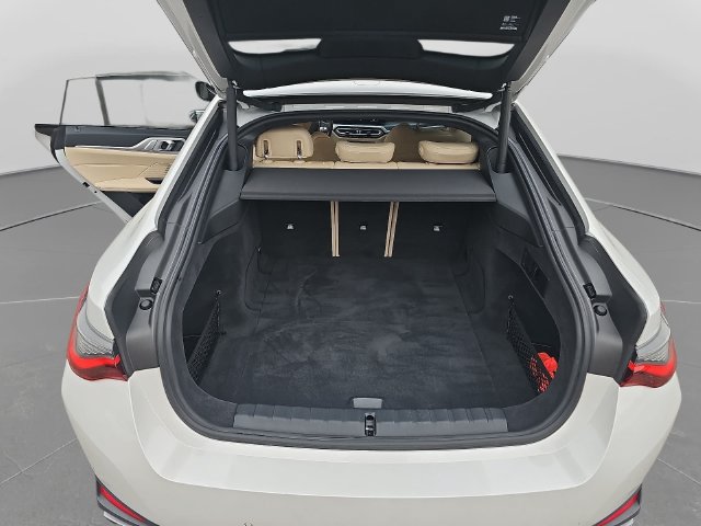 Used 2022 BMW i4 eDrive40 w/ Premium Package RWD image 12