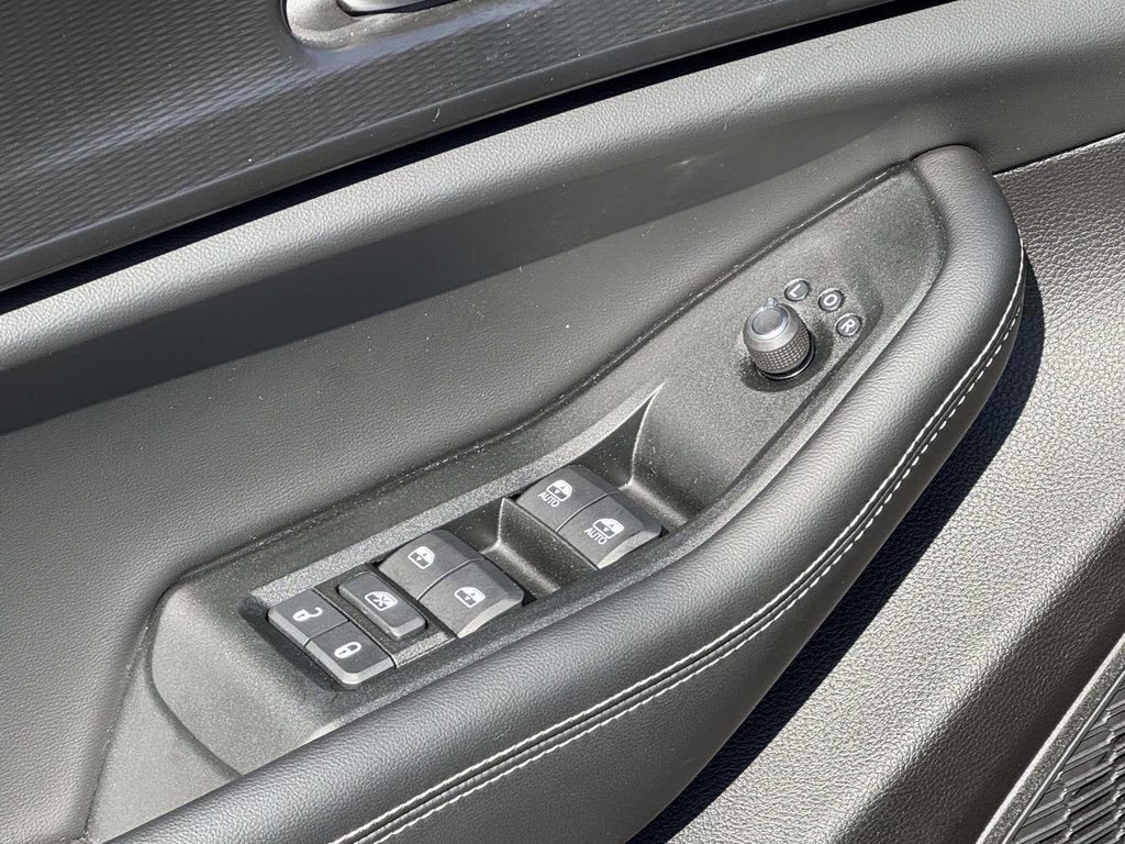 Used 2025 Jeep Grand Cherokee Altitude AWD/4WD image 29