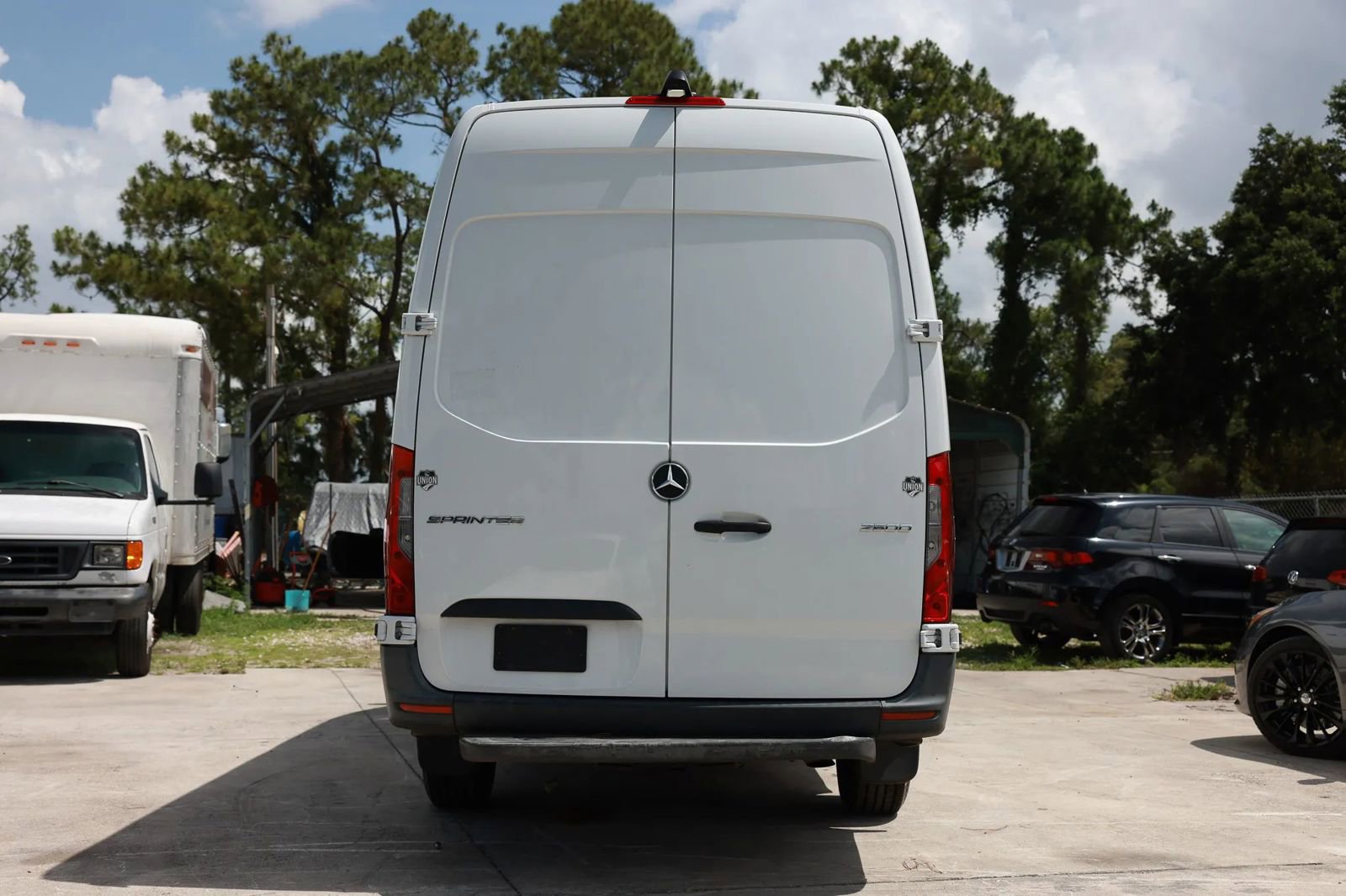 Used 2021 Mercedes-Benz Sprinter 2500 image 4