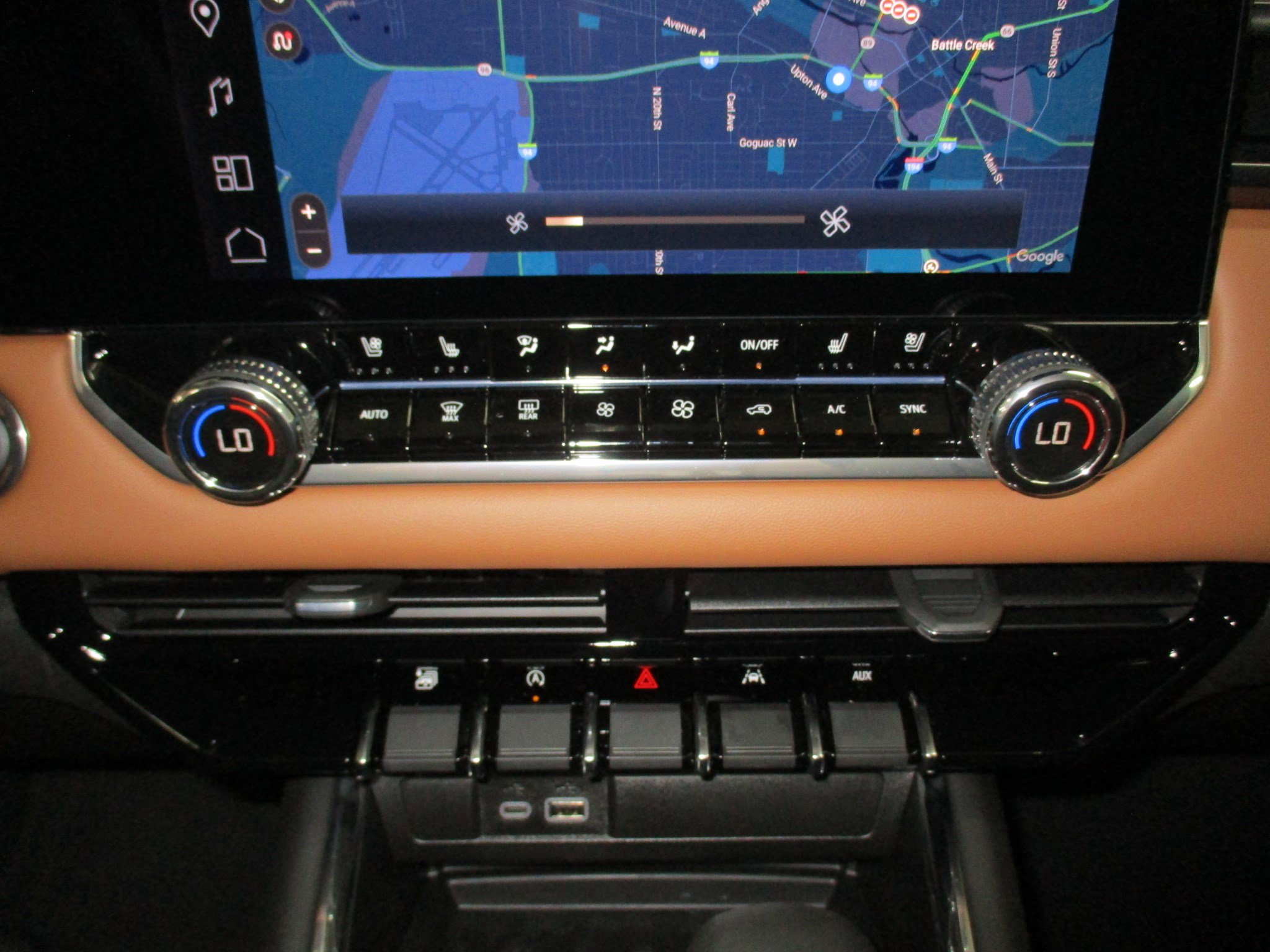 New 2025 GMC Canyon AT4 w/ AT4 Premium Package image 27