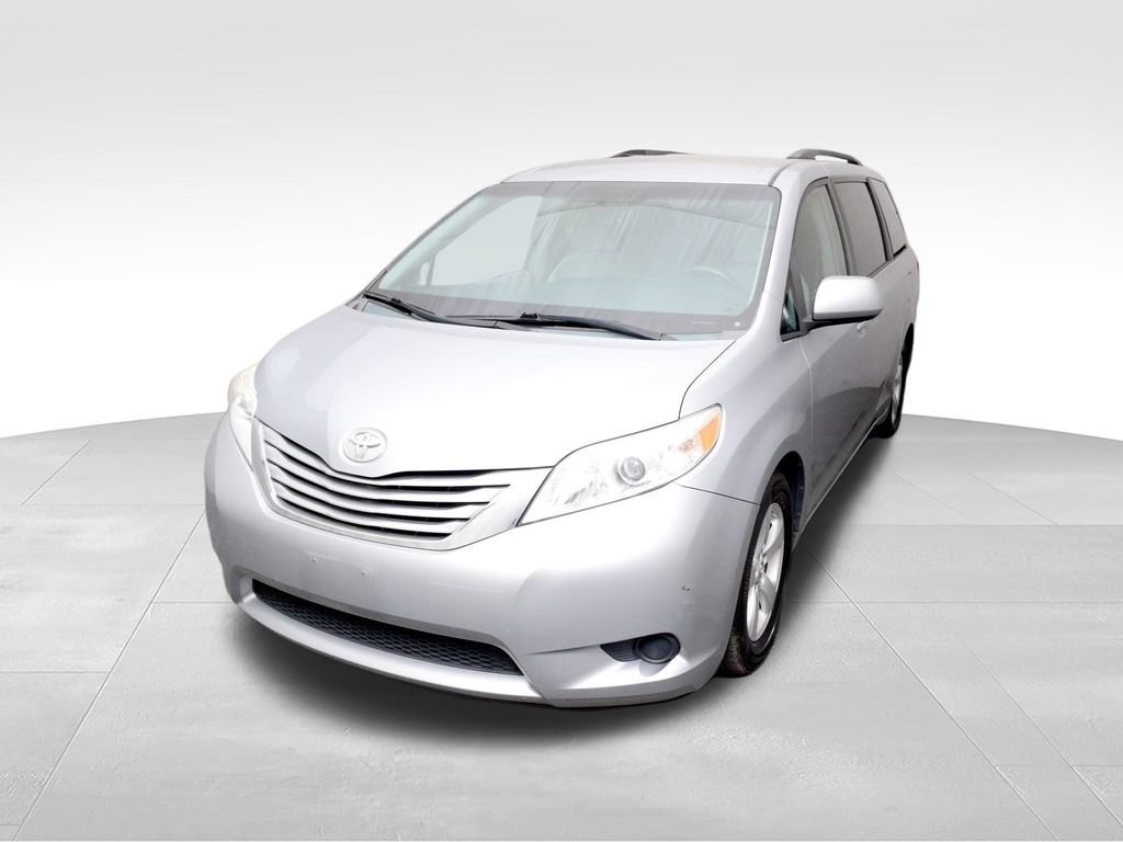 Used 2015 Toyota Sienna LE
